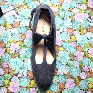 Size 10M ladies Nine West heels, gray fabric, baby Jane style straps